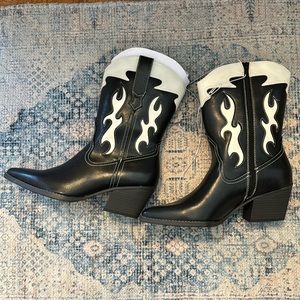 cowboy boots w flame detail